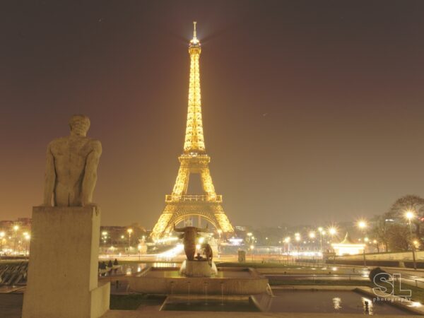 Watching over paris